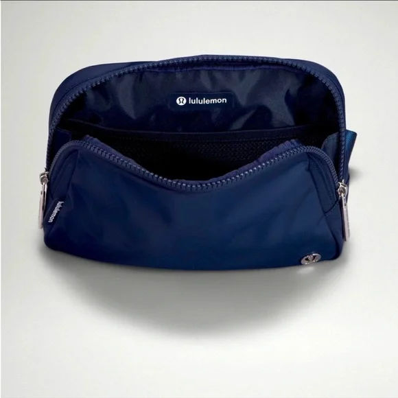 🔥1 Day Sale🔥NWT Lululemon Athletica Everywhere belt bag, (Large) 2L, True Navy - Picture 4 of 16